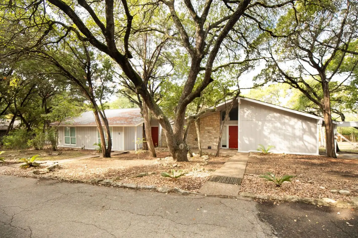 1430 Redbud Cove unit 1 - West Lake Hills, TX | Rent.