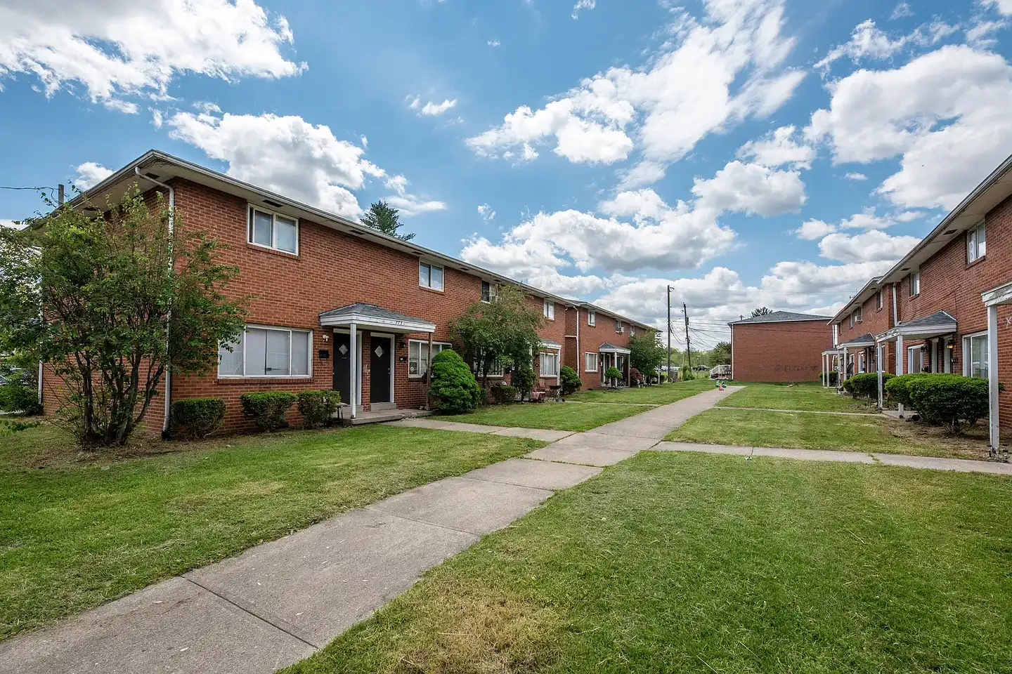Evergreen Townhomes - 763-810 Brown Rd - Columbus, OH | Rent.