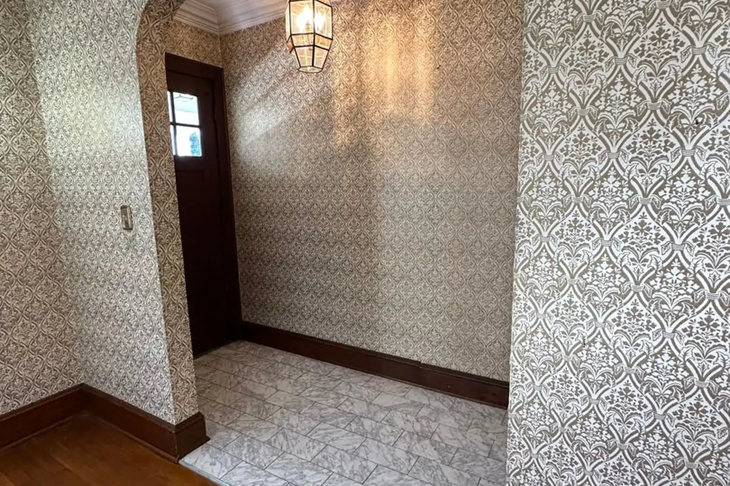 10 Erin St unit 10 Erin Street 1st Floor - Middletown, CT | Rent.