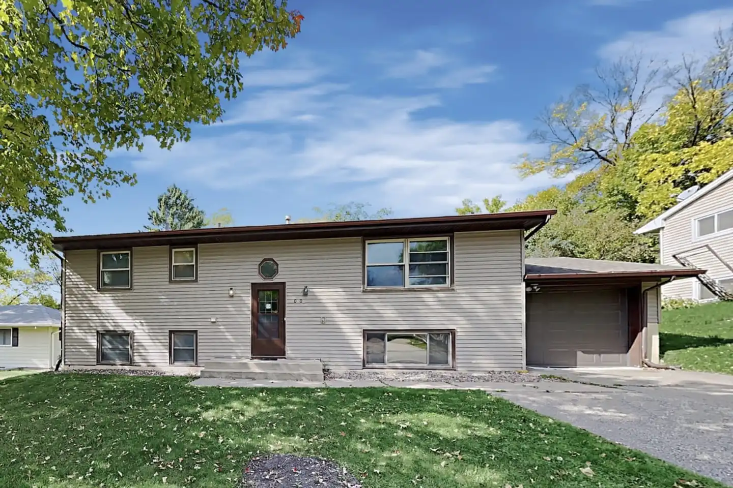 10712 Yosemite Rd - Minneapolis, MN | Rent.