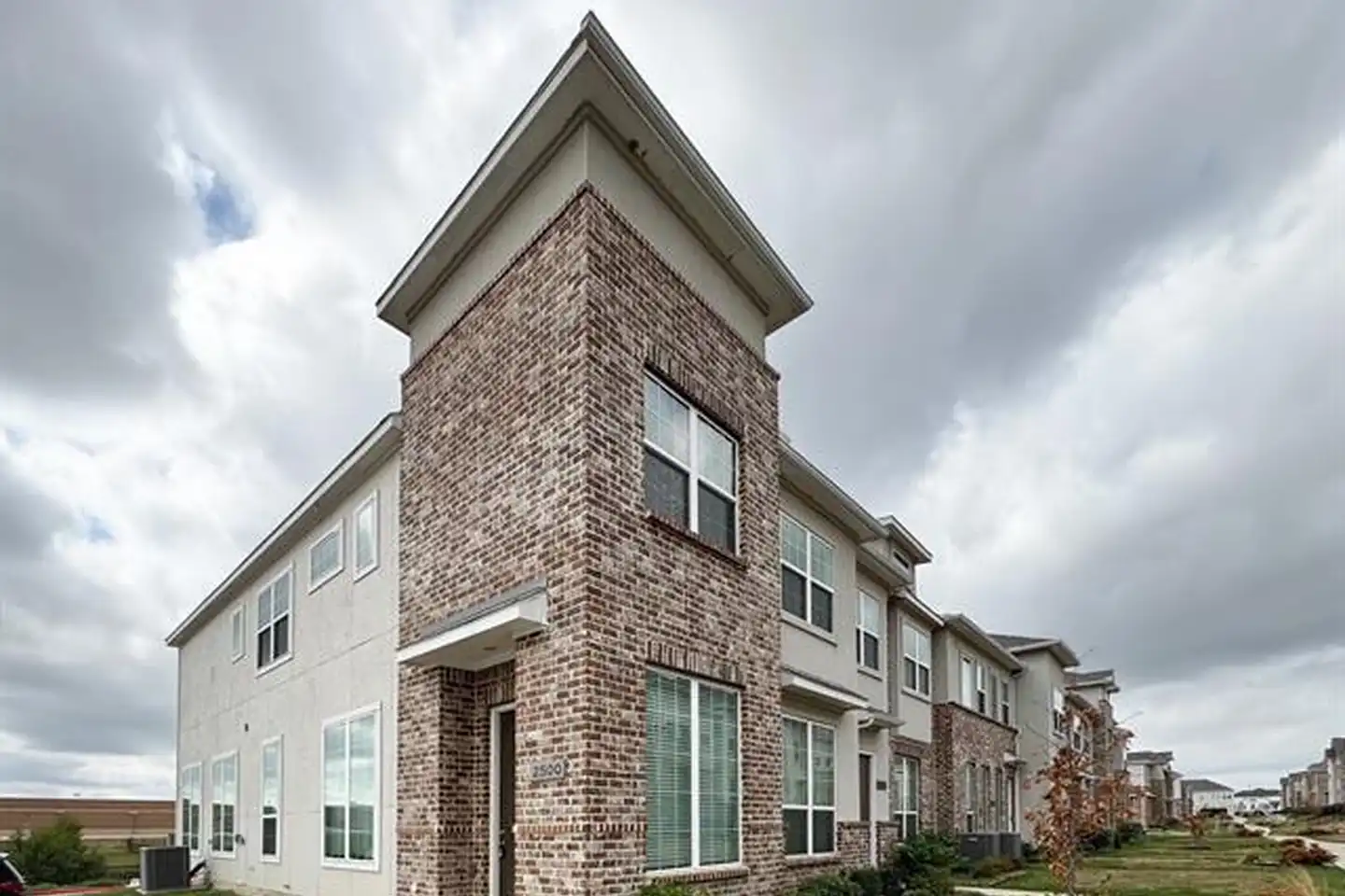 2500 Cerros Ln - Denton, TX | Rent.