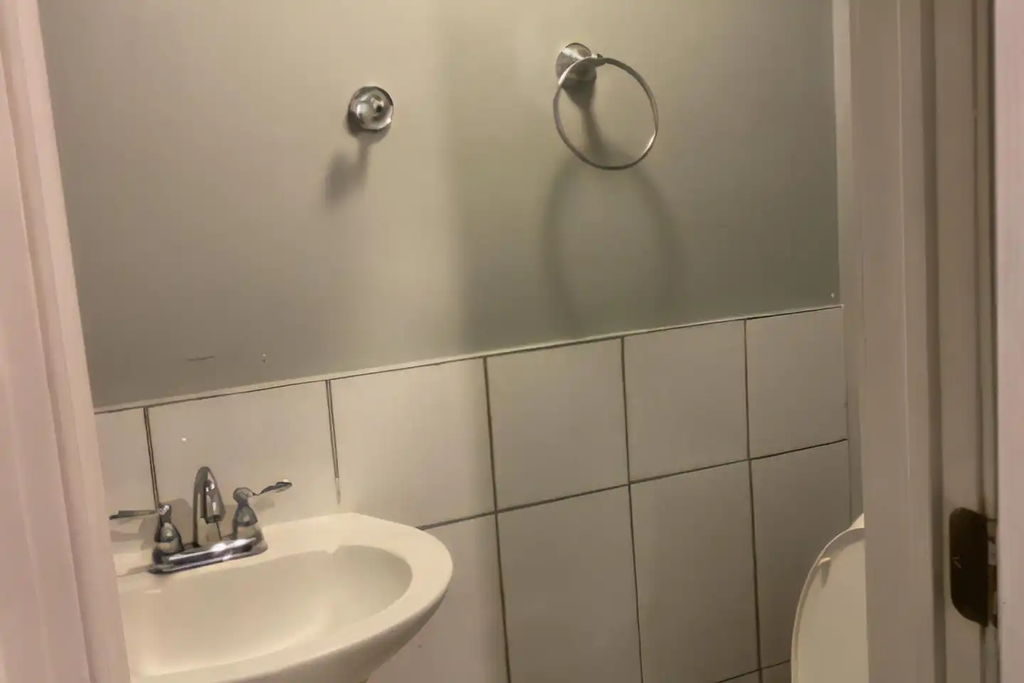 4239 Sansom St unit Basement studio - Philadelphia, PA | Rent.