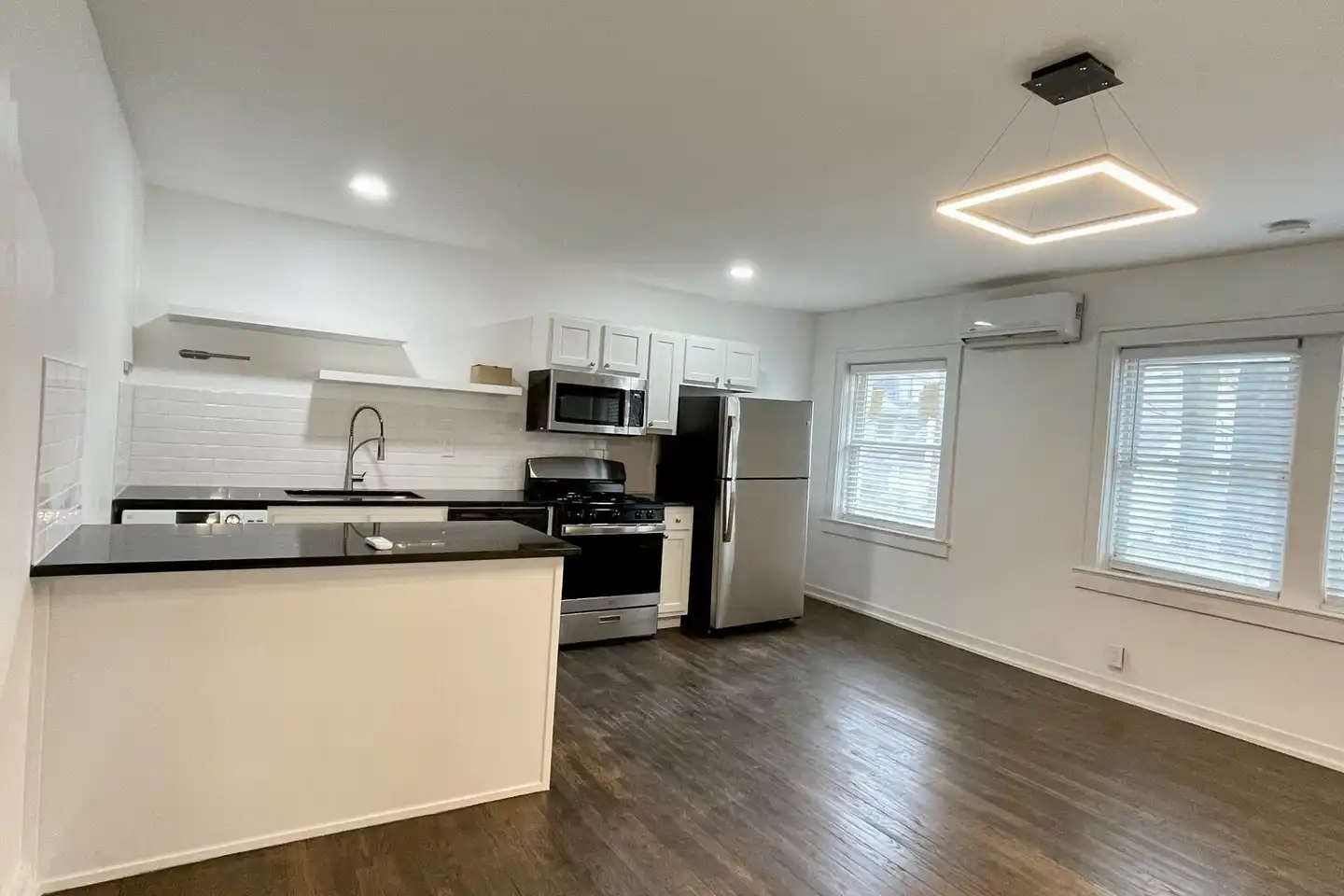 110 E 40th St - Kansas City, MO | Rent.