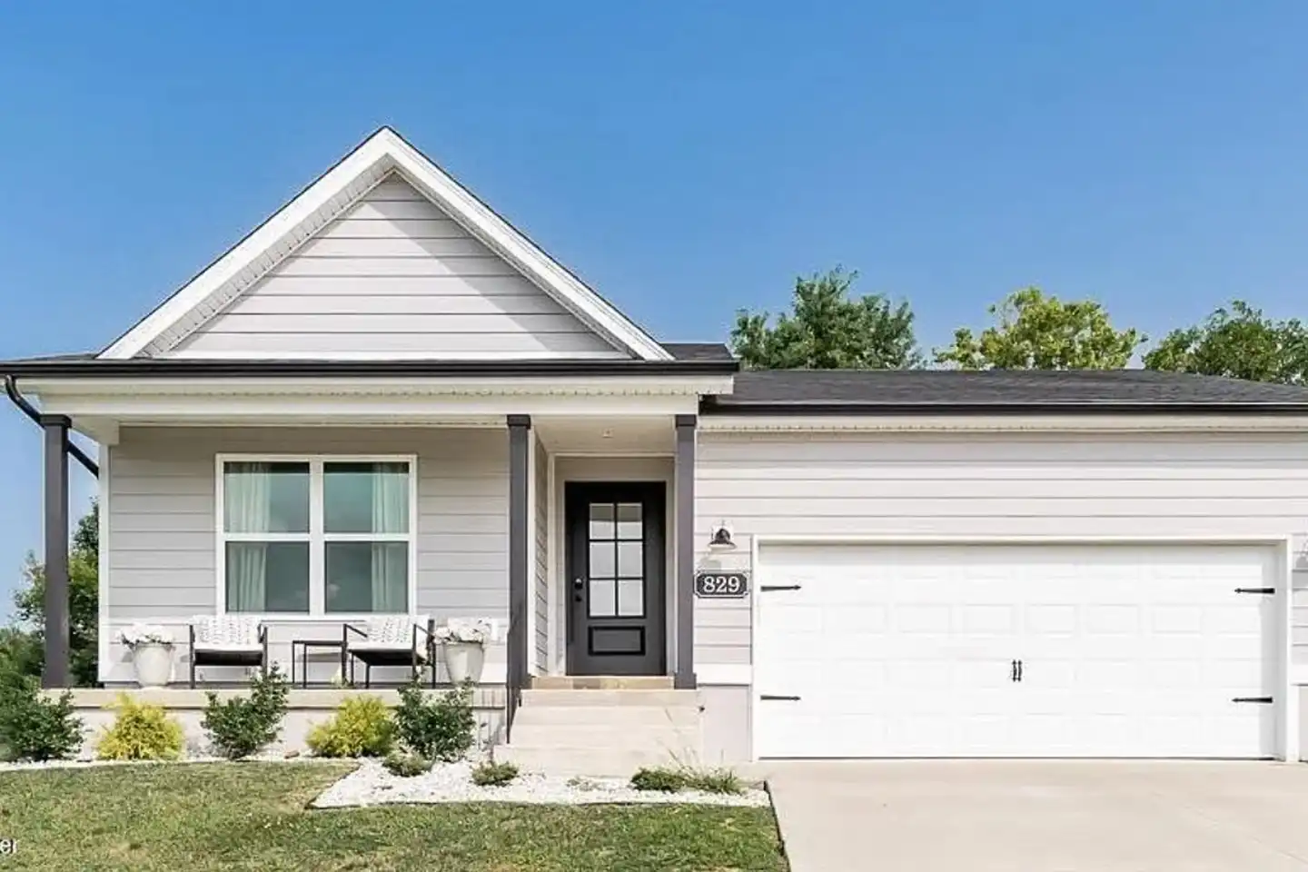 829 Wolf Run Park Blvd - Jeff, IN | Rent.