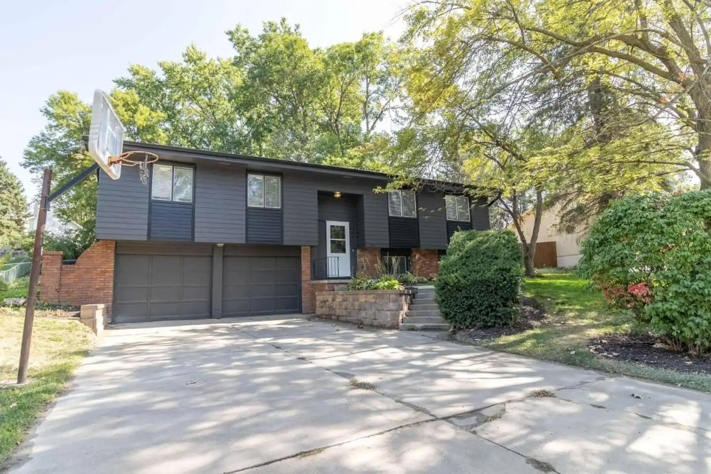 6605 S 135th St unit Main Floor - Omaha, NE | Rent.