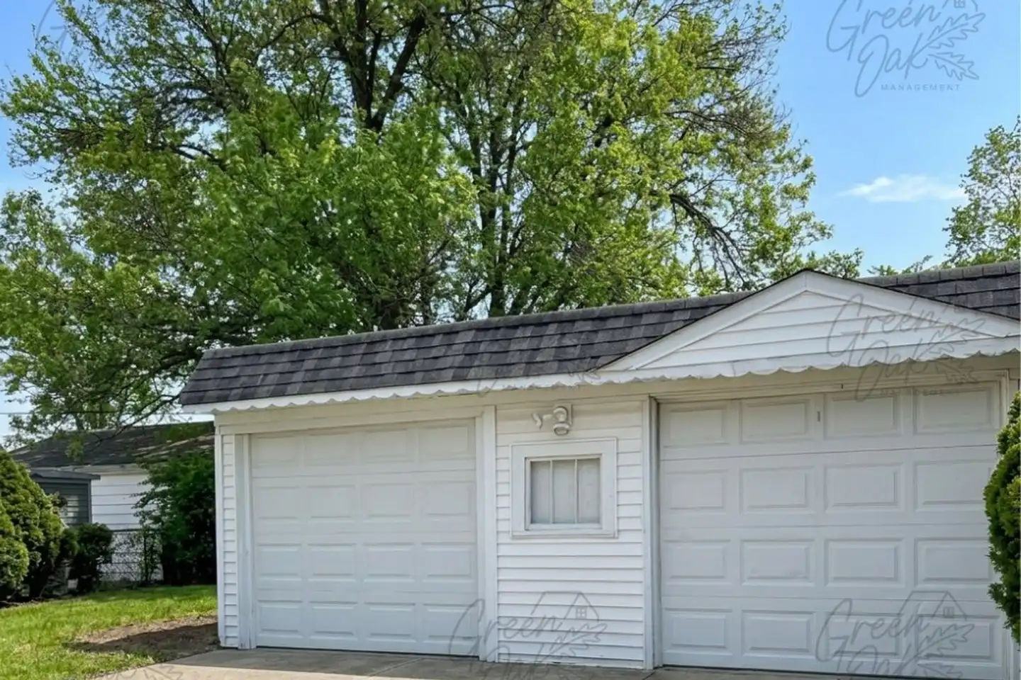 13402 Shady Oak Blvd - Garfield Heights, OH | Rent.