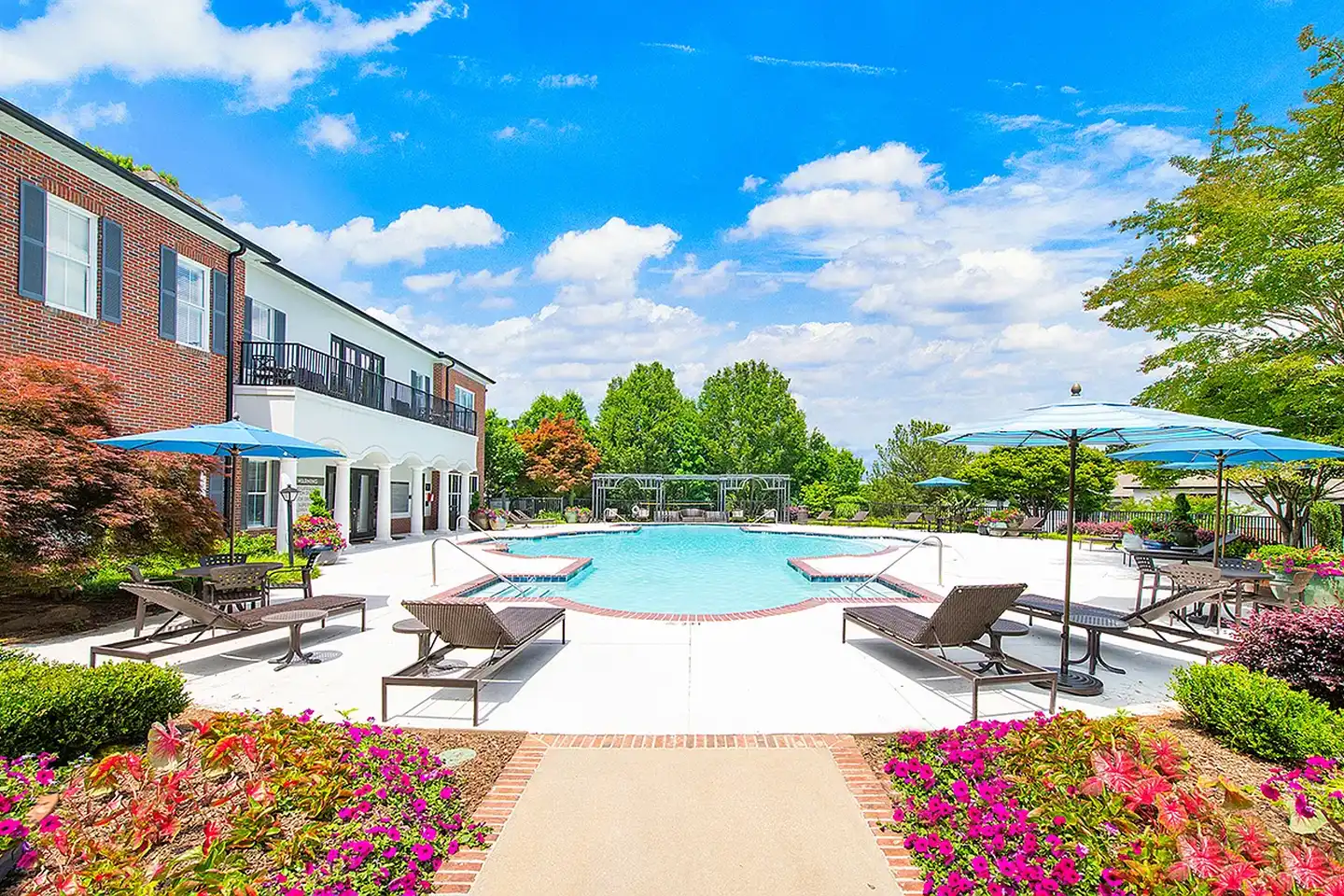 MAA Spring - 3375 Spring Hill Pkwy SE - Smyrna, GA | Rent.