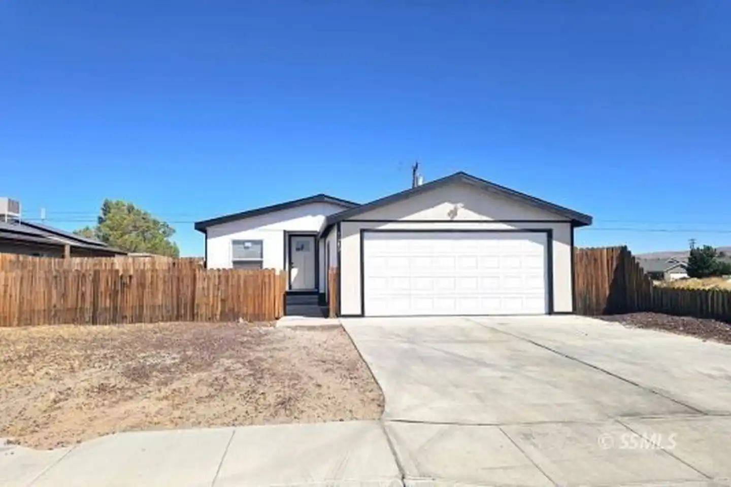 1040 Porter St - Ridgecrest, CA | Rent.
