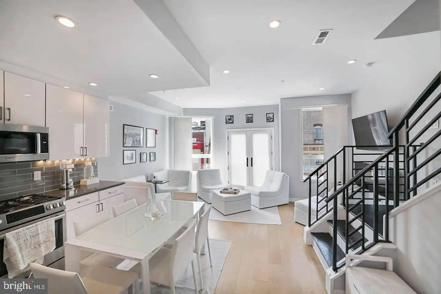 345 N Front St #B - Philadelphia, PA | Rent.