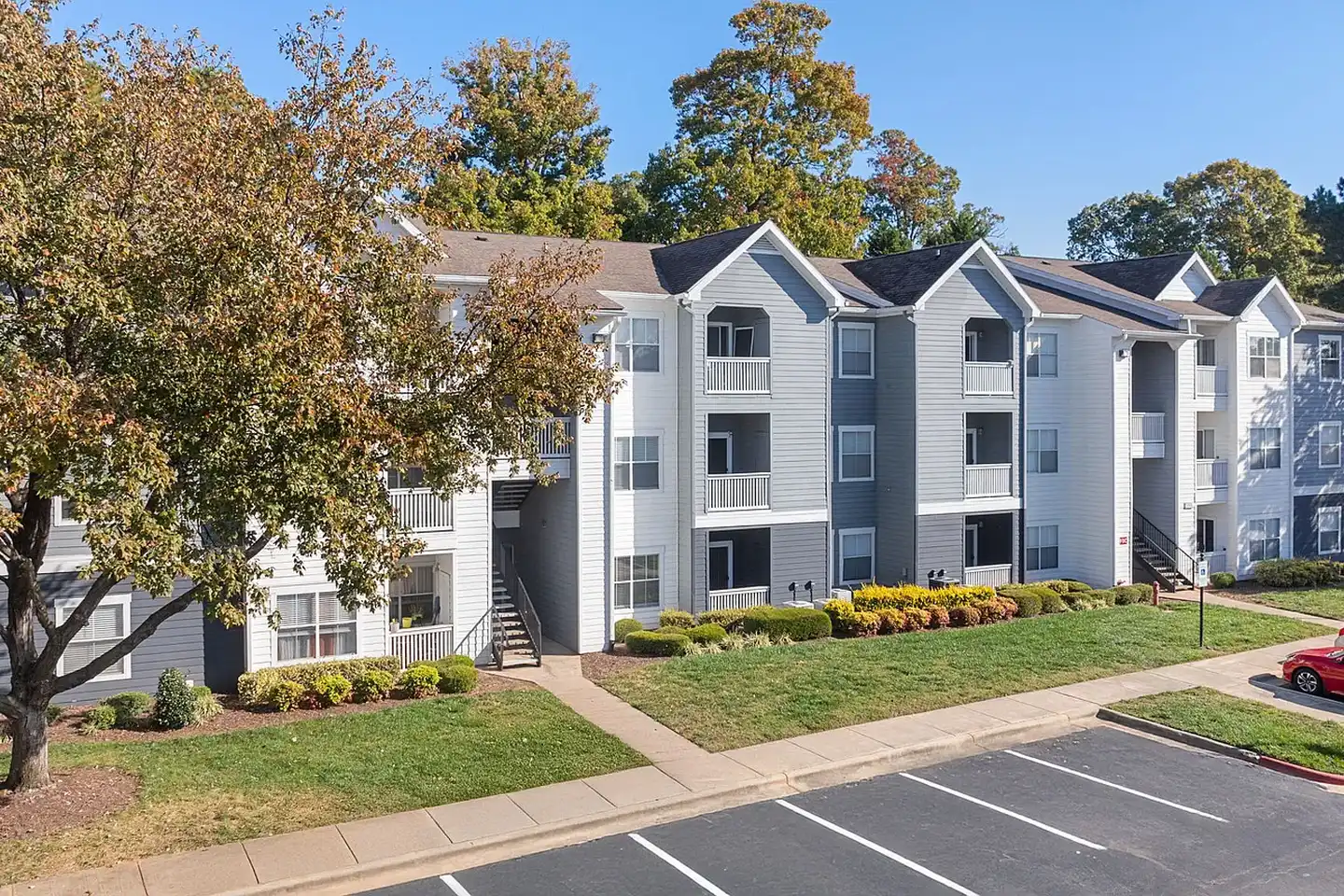 The Riley - 4800 Waterford Point Dr - Raleigh, NC | Rent.