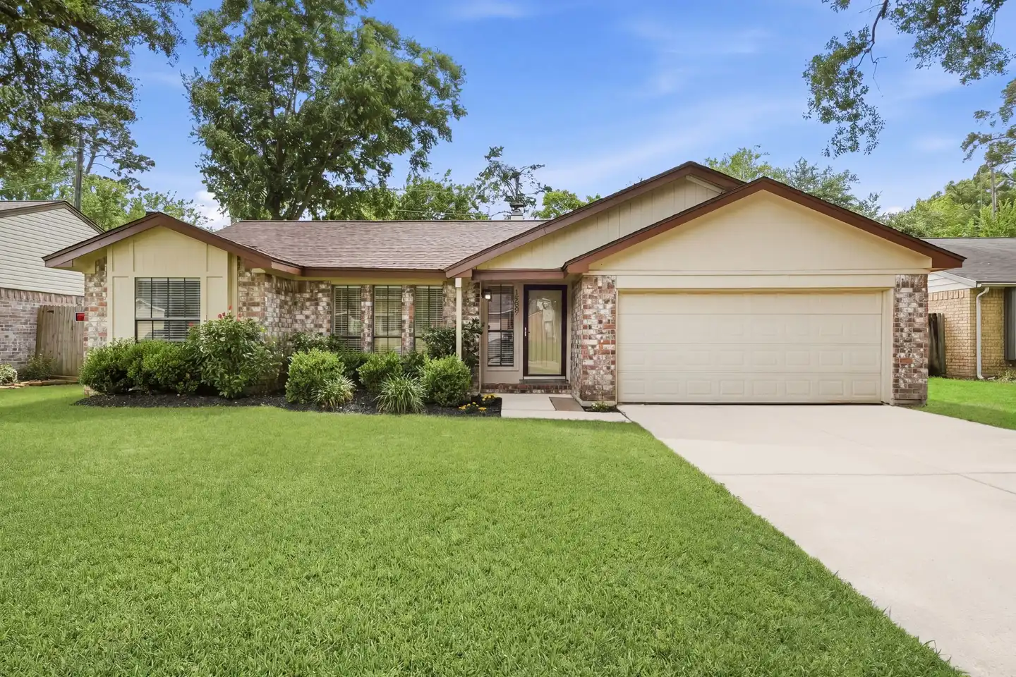 18607 Hiddenbay Way - Spring, TX | Rent.