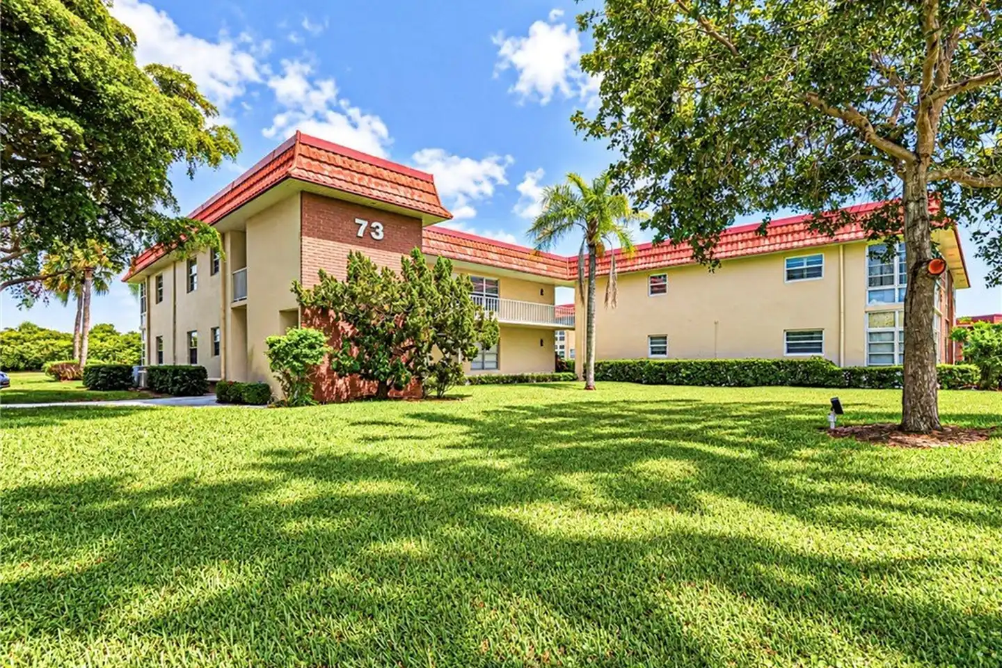 73 Royal Oak Ct #206 - Vero Beach, FL | Rent.