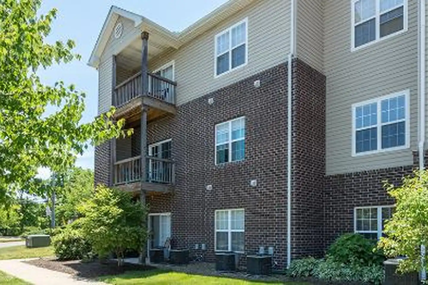 54 Hunt Club Drive - Copley, OH | Rent.
