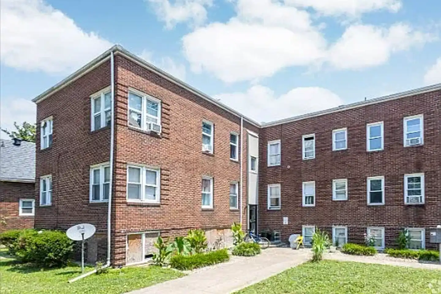 1510 SE Riverside Dr - Evansville, IN | Rent.