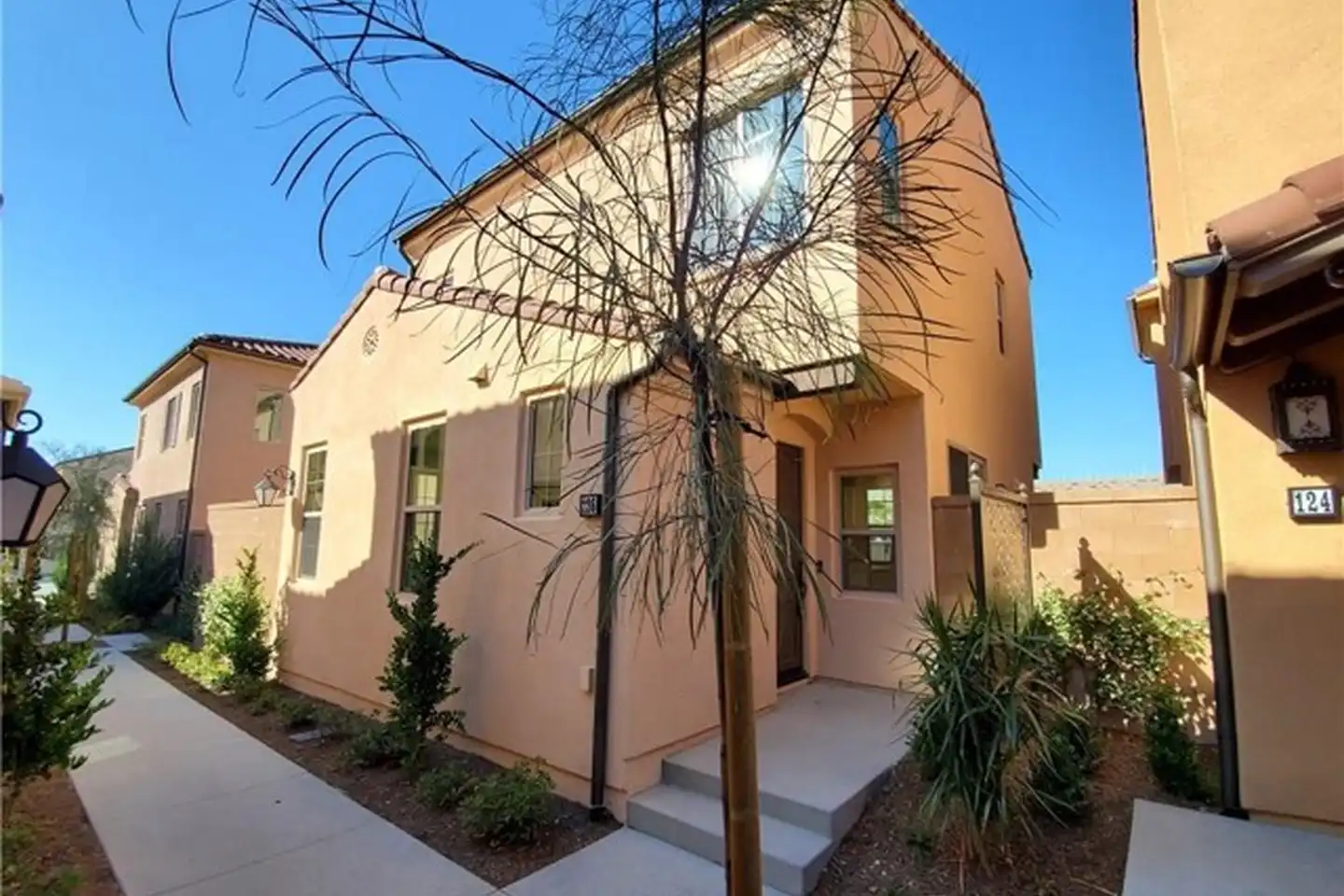 126 Messenger - Irvine, CA | Rent.