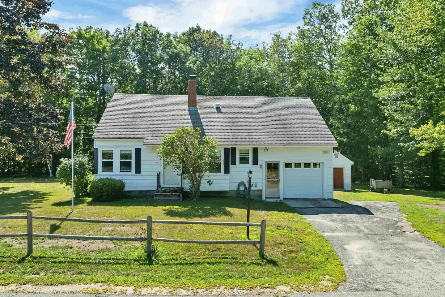 44 Waumbeck Rd - Wolfeboro, NH | Rent.