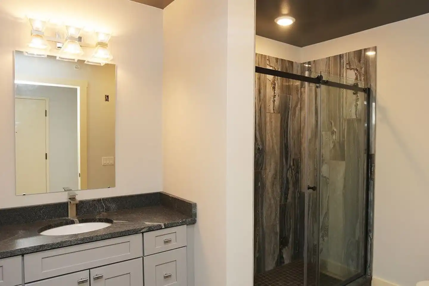 321 S Salina St unit 204 - Syracuse, NY | Rent.