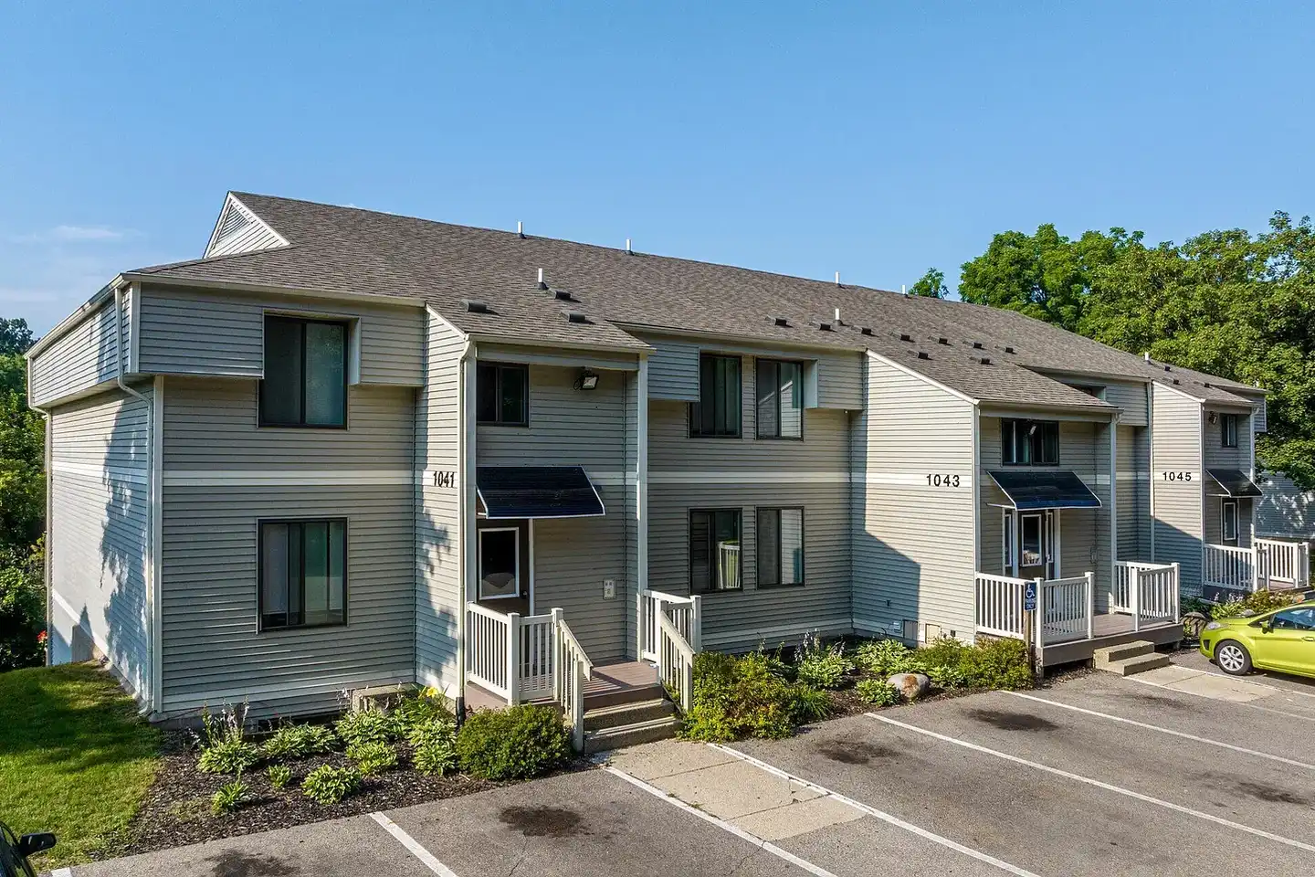 Southview Apartments - 1033 College Ave NE - Grand Rapids, MI | Rent.