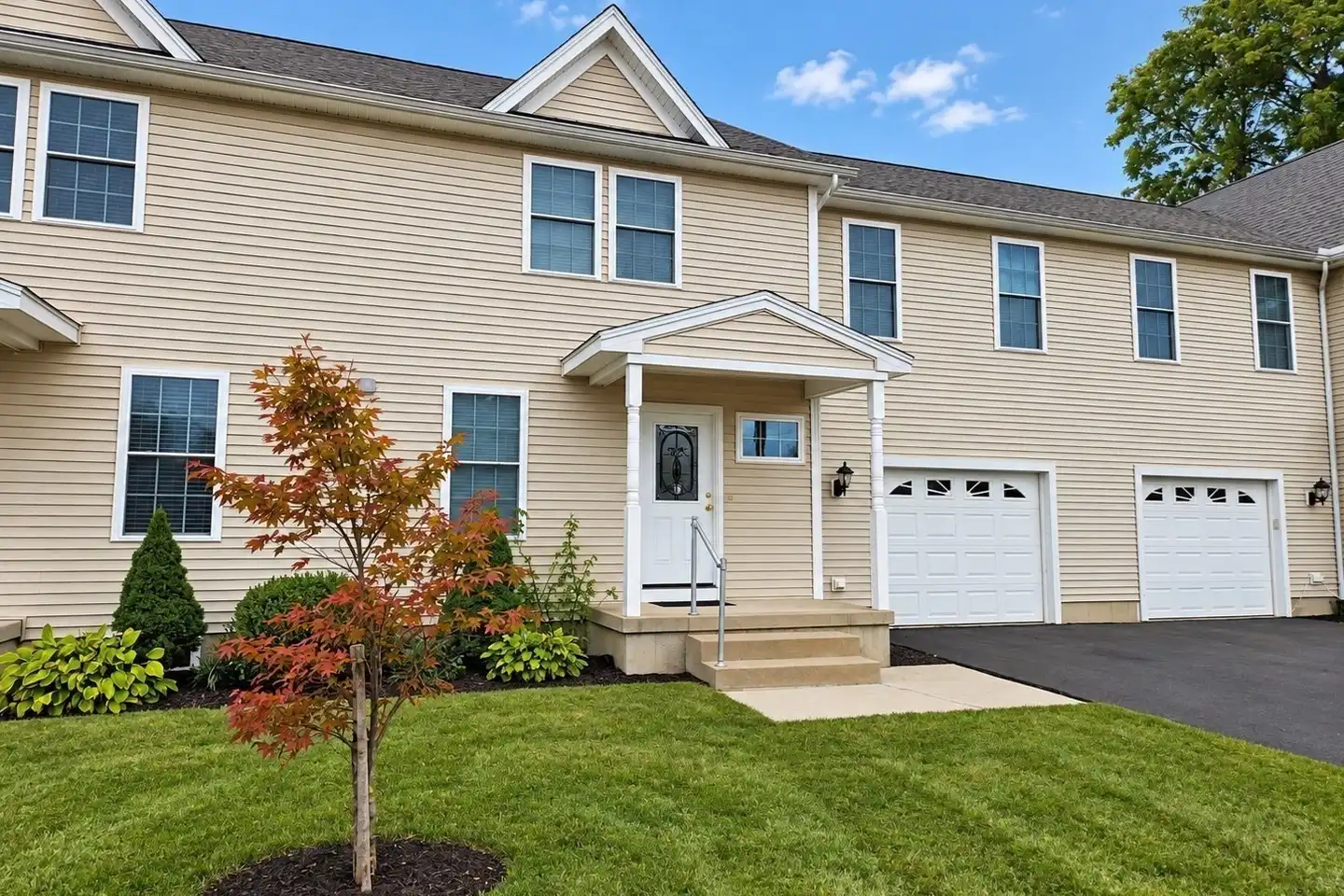 54 E Silver St unit C - Westfield, MA | Rent.