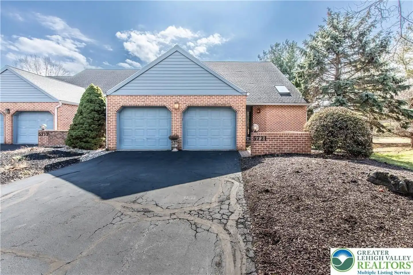 5721 Crawford Dr - Bethlehem, PA | Rent.