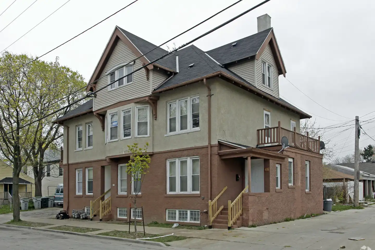 413-419 W Clarke St unit 3 - Milwaukee, WI | Rent.