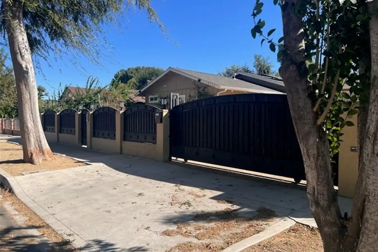 18762 Welby Way unit 2 - Los Angeles, CA | Rent.