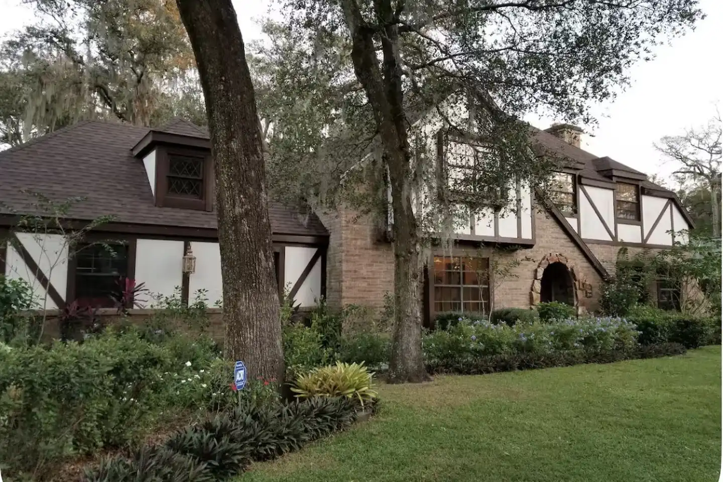 915 Oak Regency Ln - Brandon, FL | Rent.