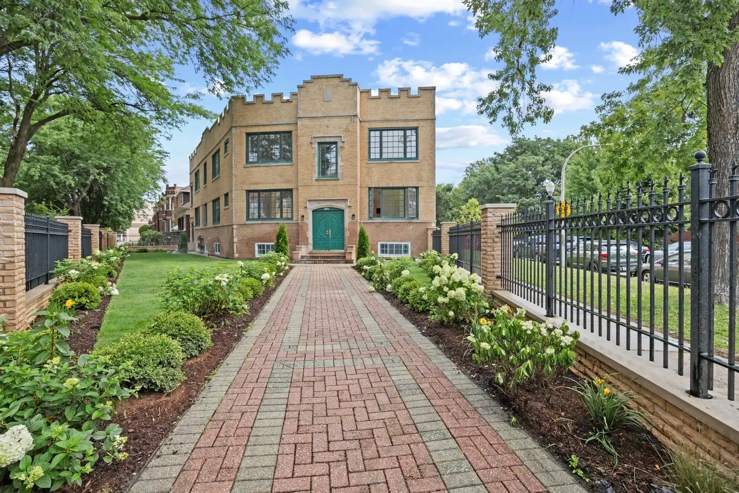 3107 N Harding Ave #2W - Chicago, IL | Rent.