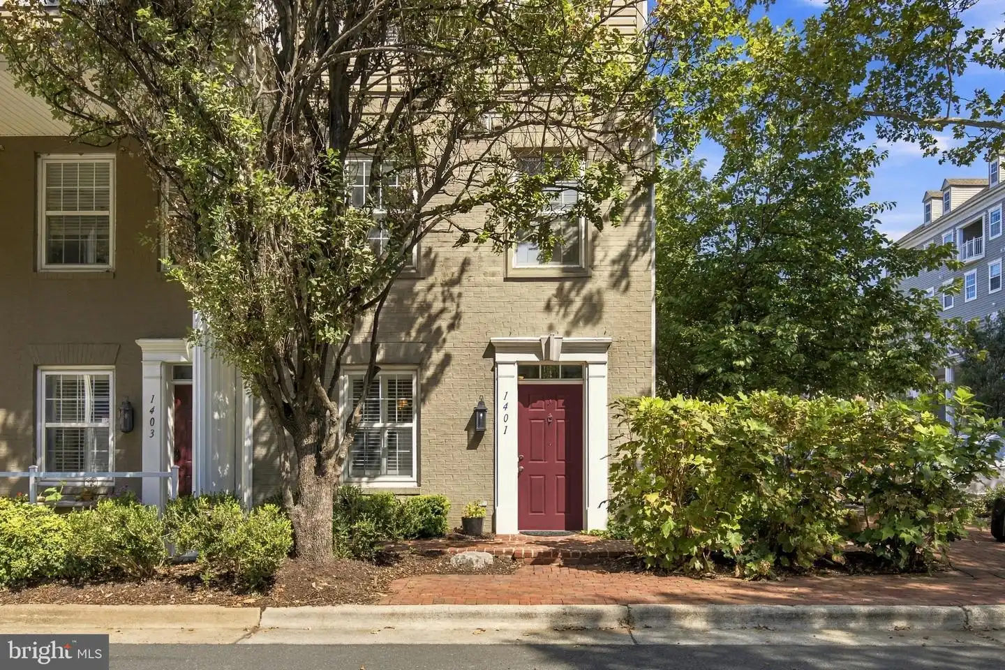 1401 Roundhouse Ln - Alexandria, VA | Rent.