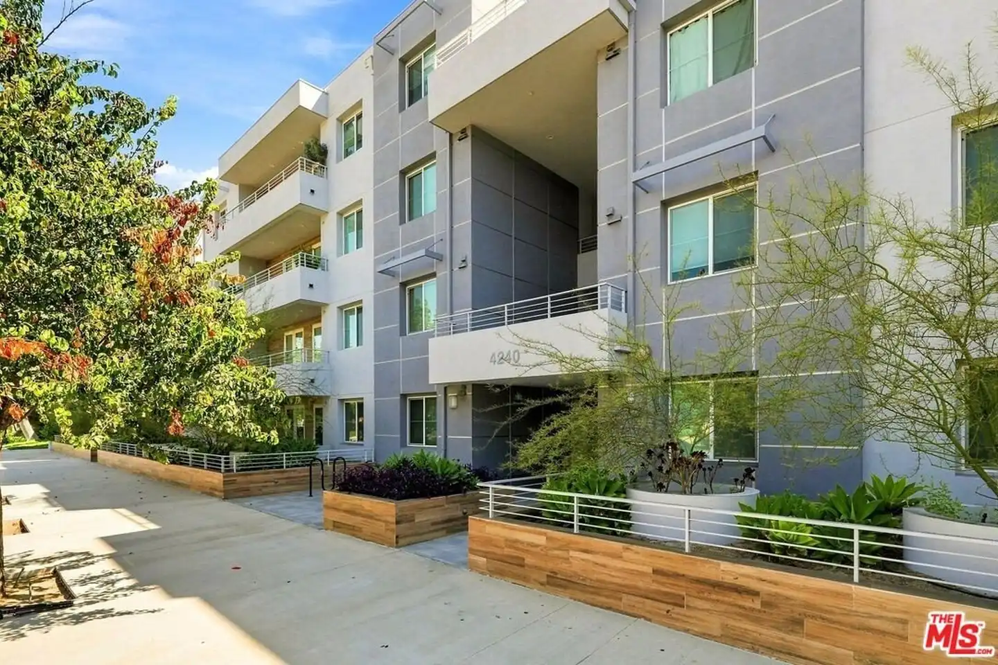 4240 Laurel Canyon Blvd #305-3 - Los Angeles, CA | Rent.