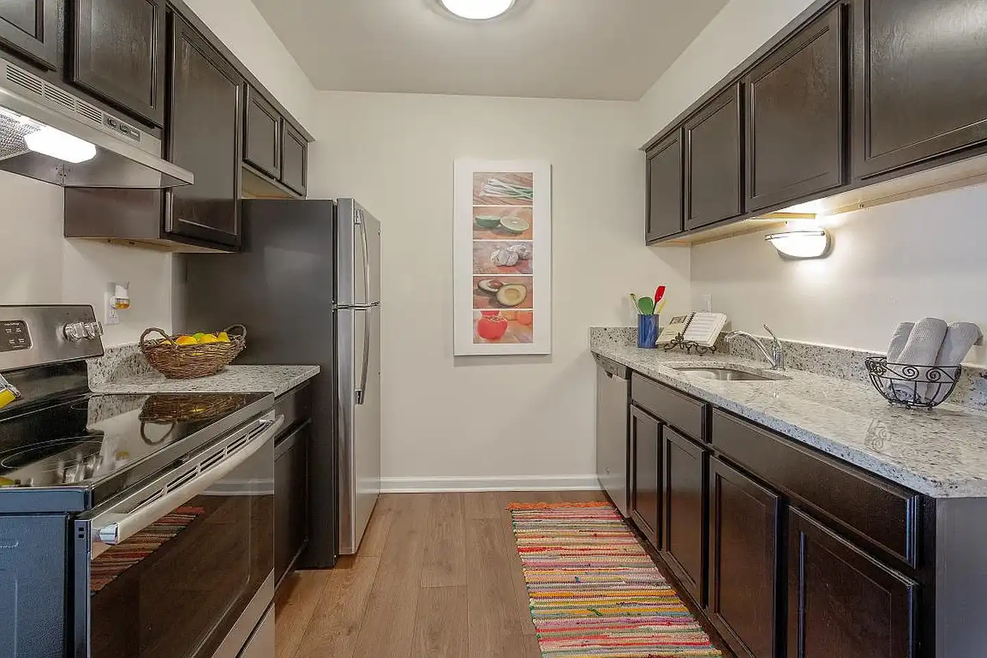Lakeside Village Apartments - 15770 Lakeside Village Dr - Clinton ...
