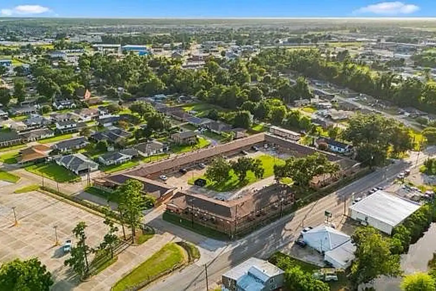 Tanglewood Apartments - 100 Stadium Dr - Houma, LA | Rent.
