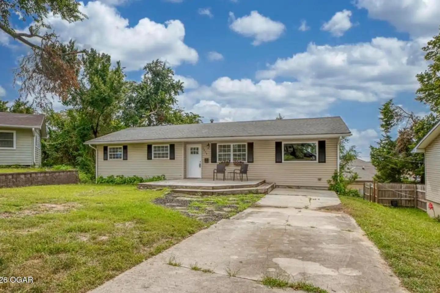 1628 Jefferson Cir - Webb City, MO | Rent.