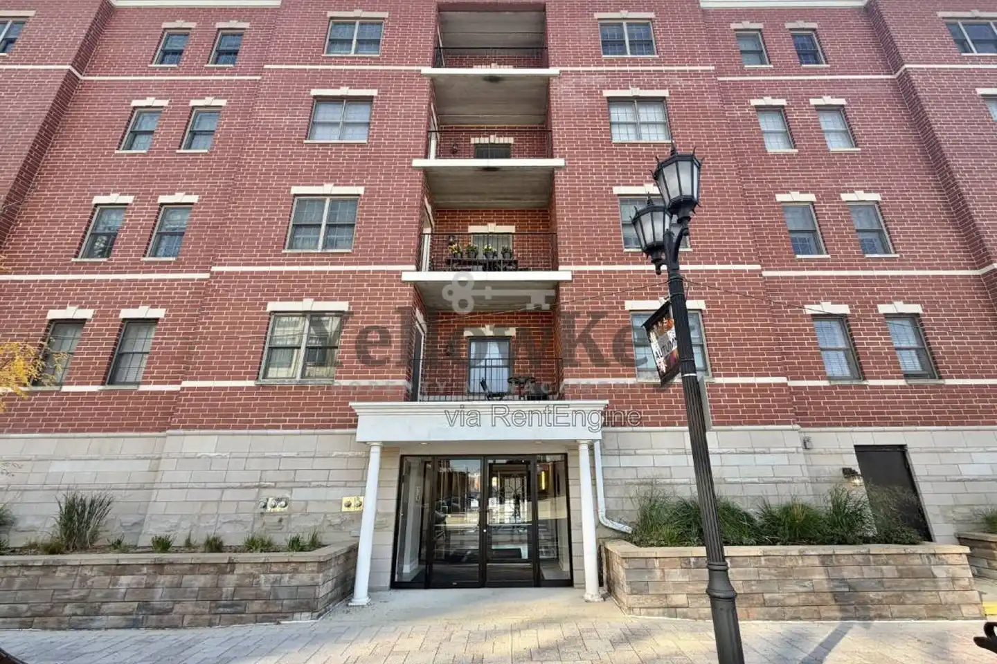 210 N Addison Ave unit 504 - Elmhurst, IL | Rent.