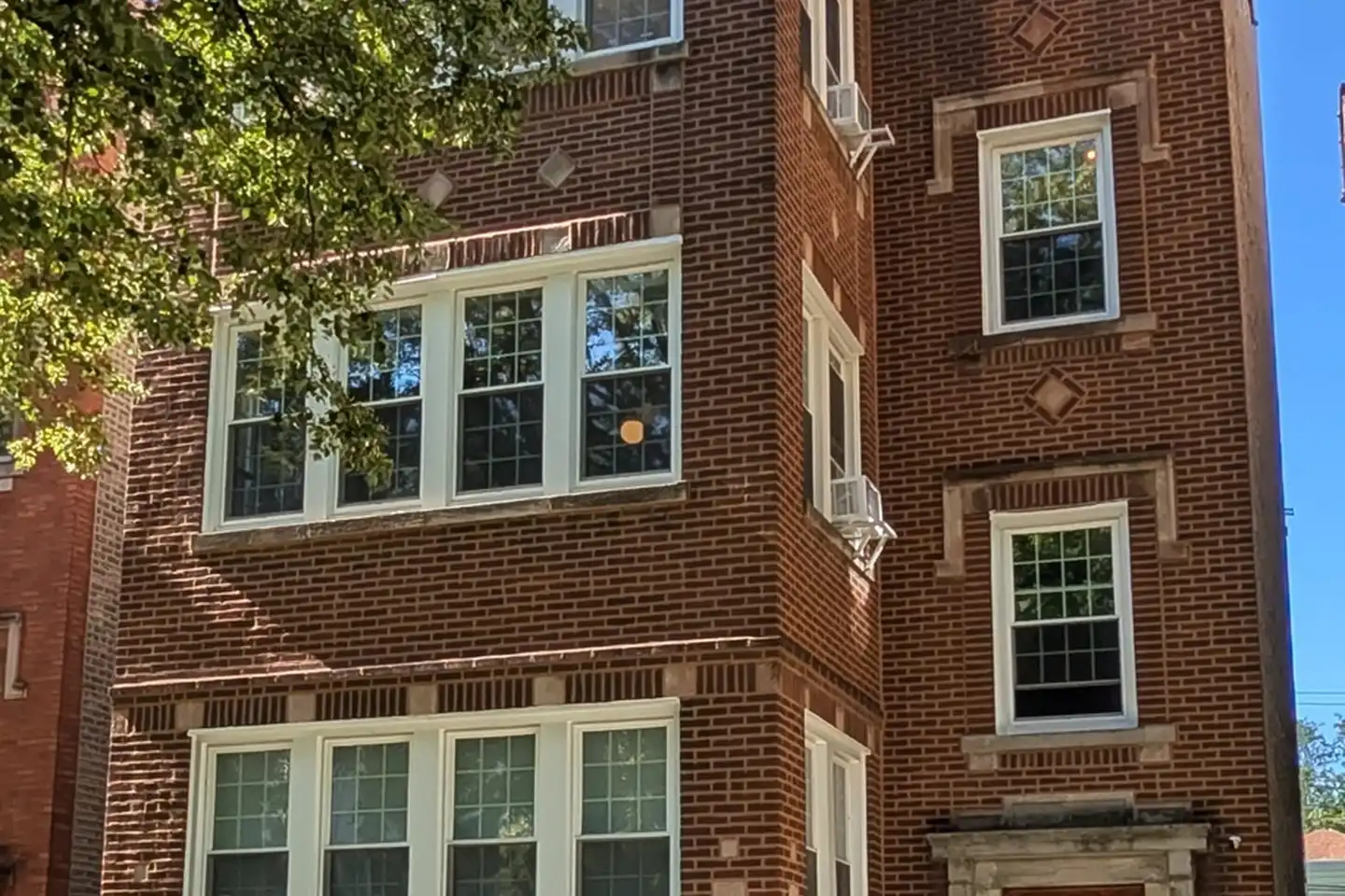 2734 W Winnemac Ave unit 2 - Chicago, IL | Rent.