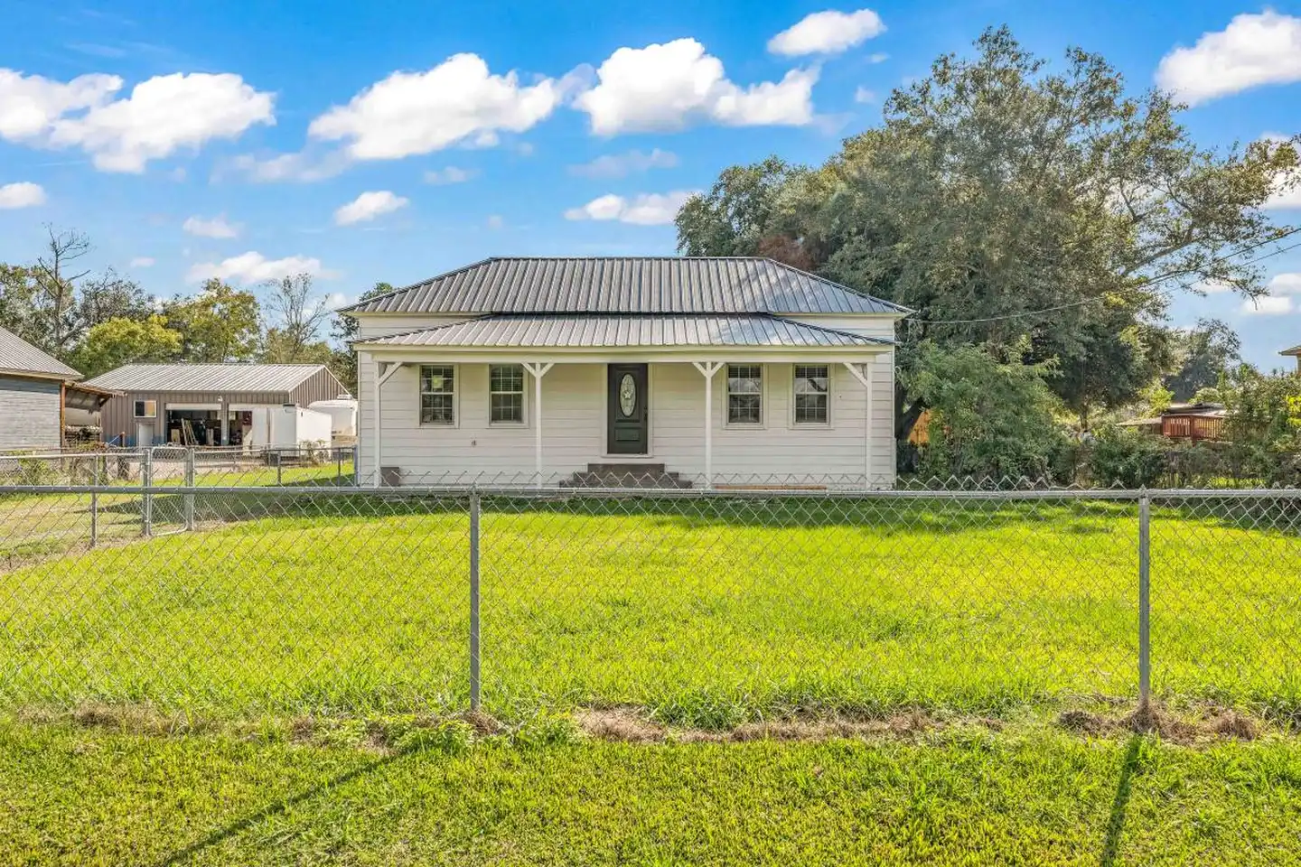 1905 Crockett St - West Orange, TX | Rent.