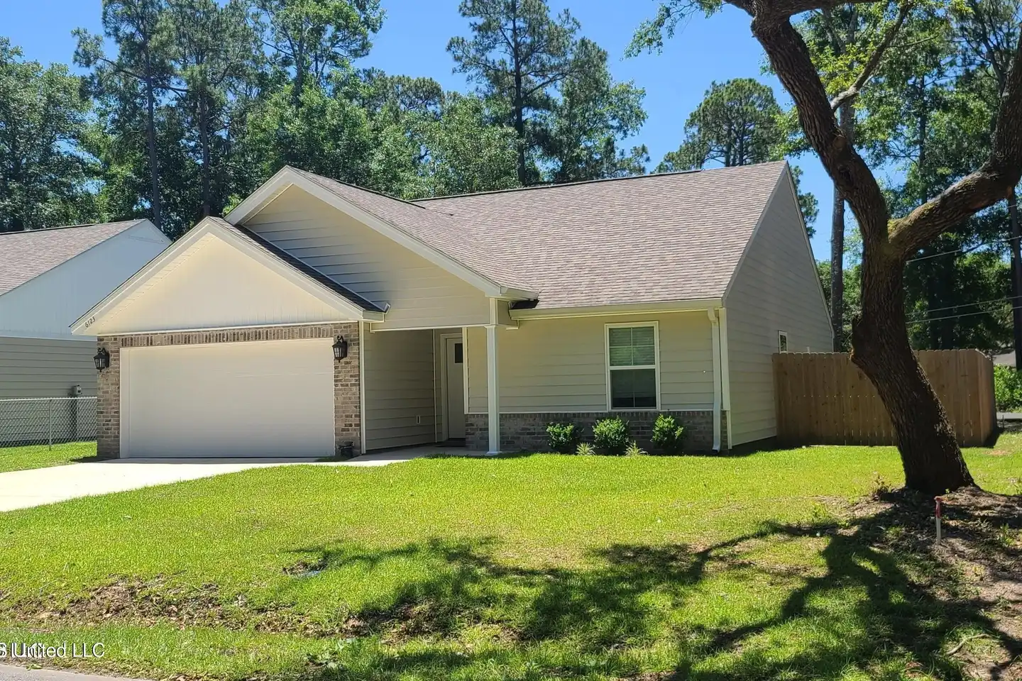 6123 Beach St - Ocean Springs, MS | Rent.