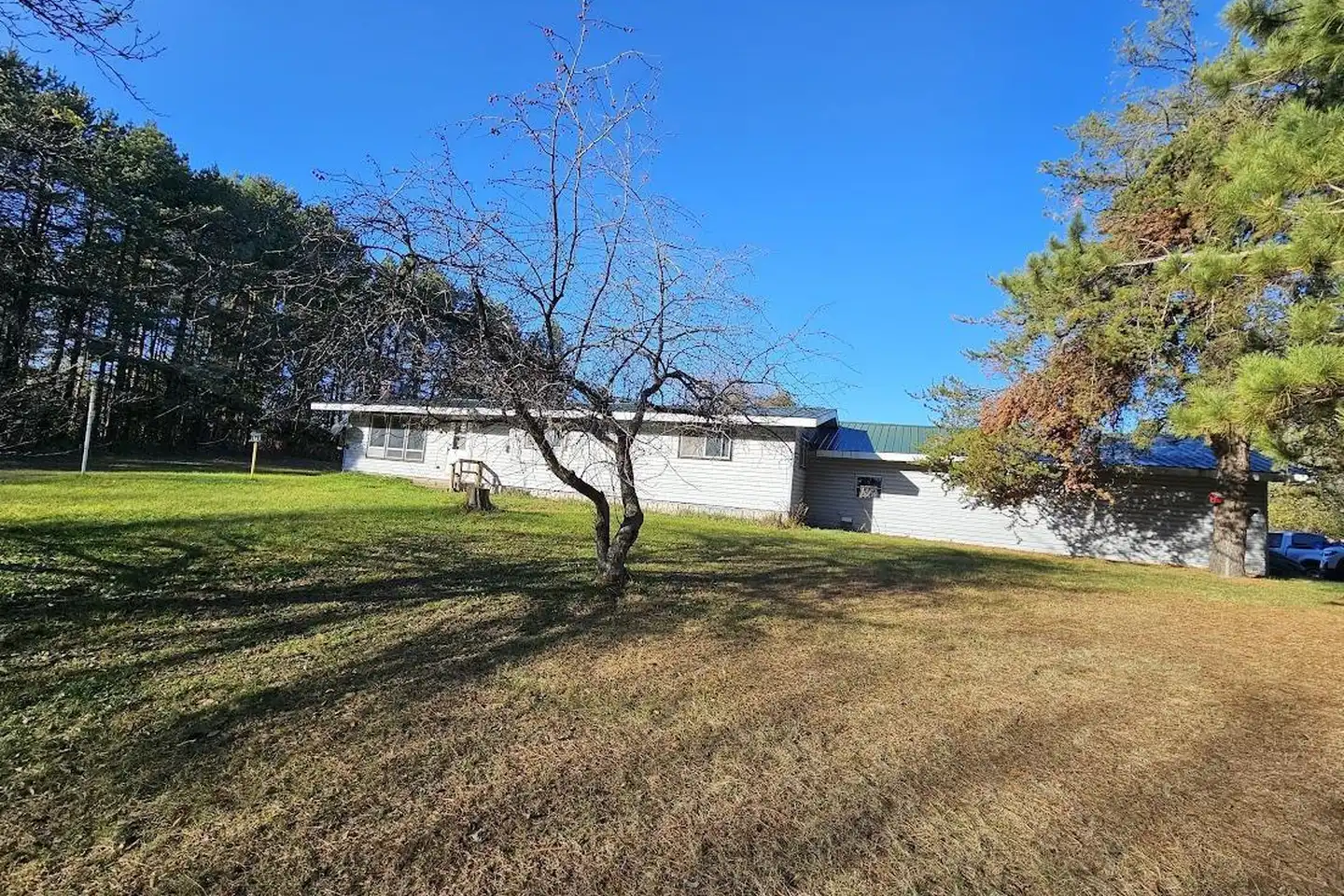 W8756 Apache Dr - Wild Rose, WI | Rent.