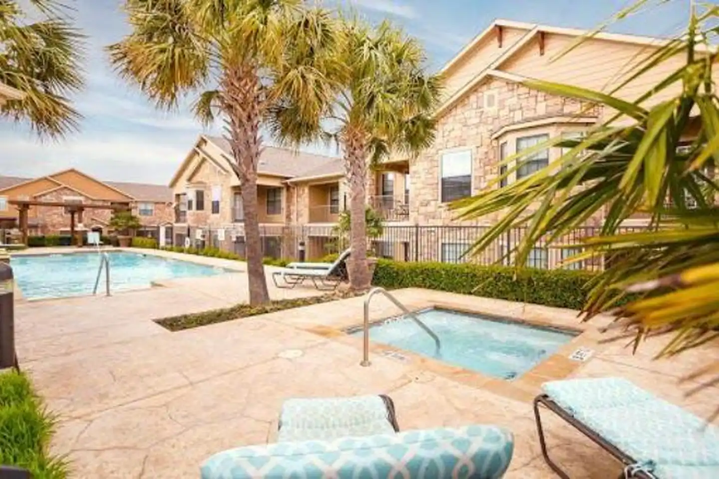 1440 Carrollton Pkwy - Carrollton, TX | Rent.