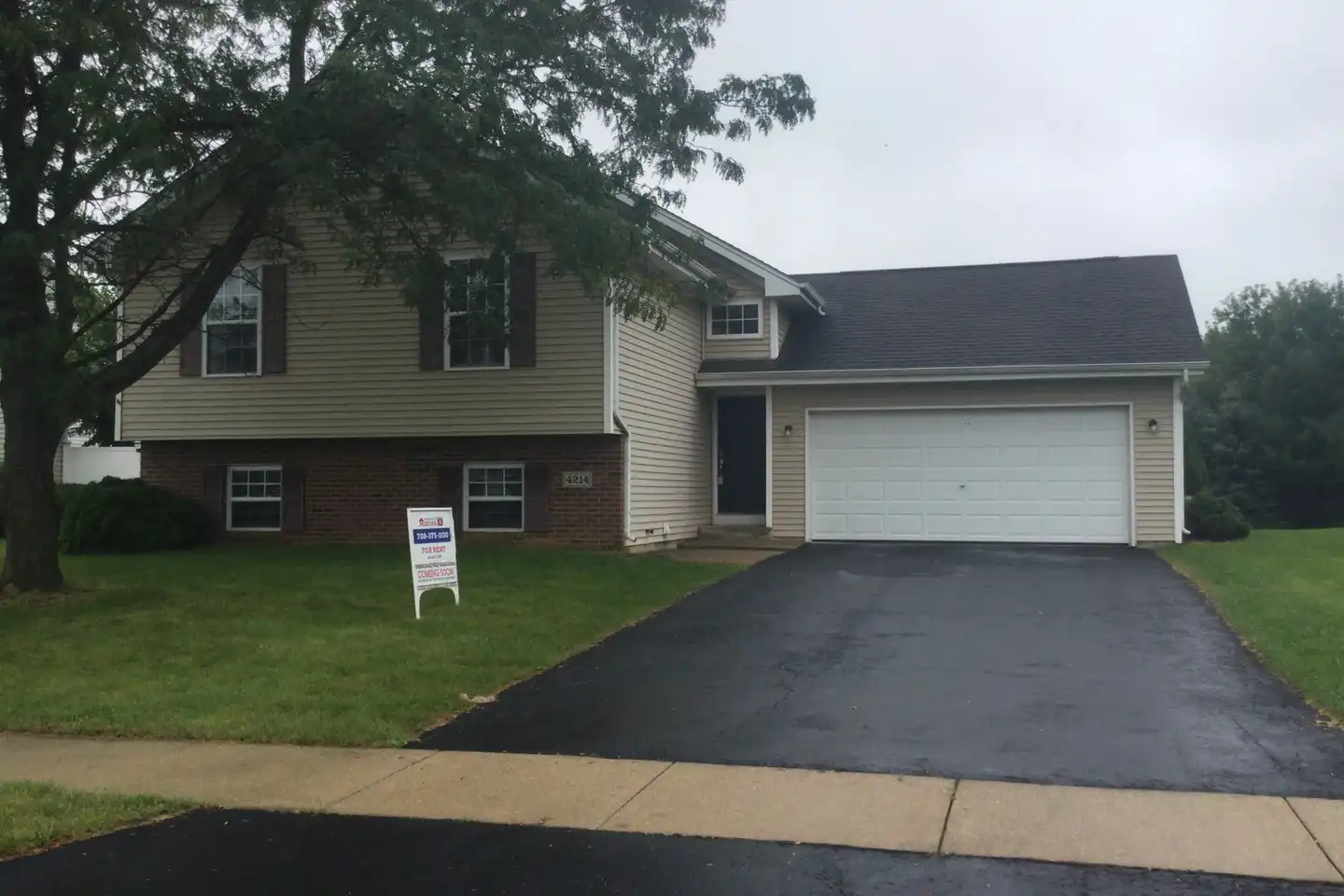 4214 Hearthstone Ln - Belvidere, IL | Rent.