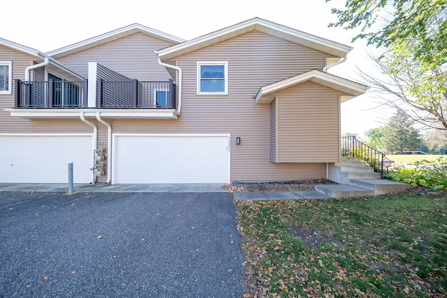16211 Flagstaff Ct S - Rosemount, MN | Rent.