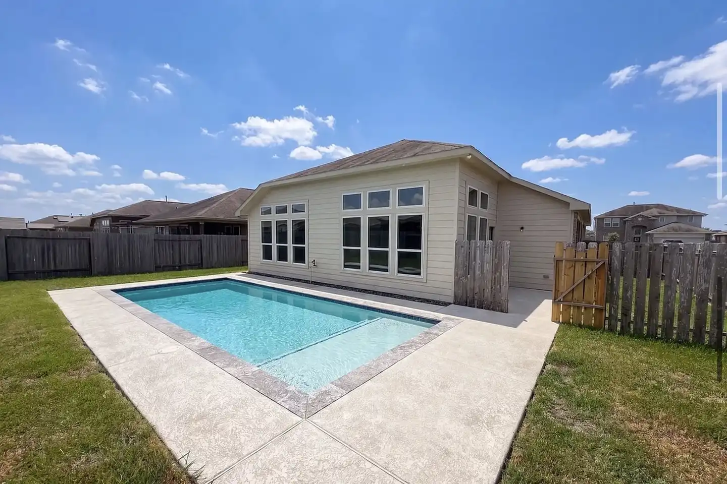 9605 Blue Bonnet Dr - Texas City, TX | Rent.