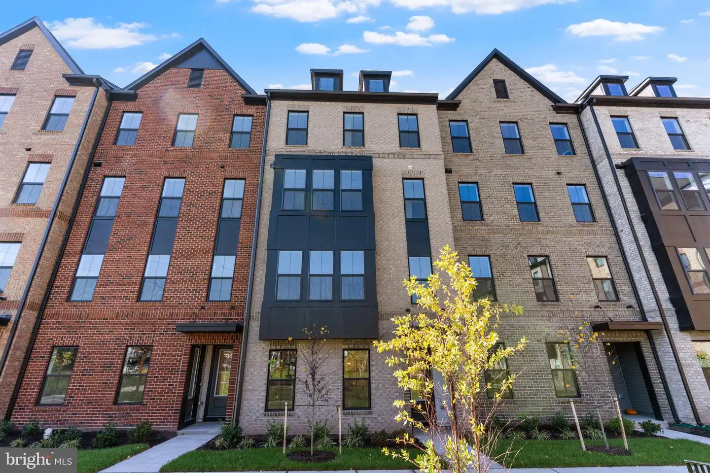 14989 Deco Cir - Chantilly, VA | Rent.
