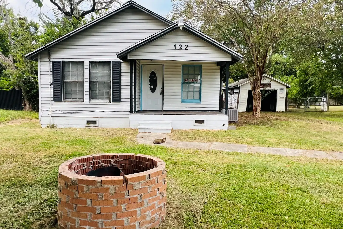 122 W Pecan Ln - Clute, TX | Rent.