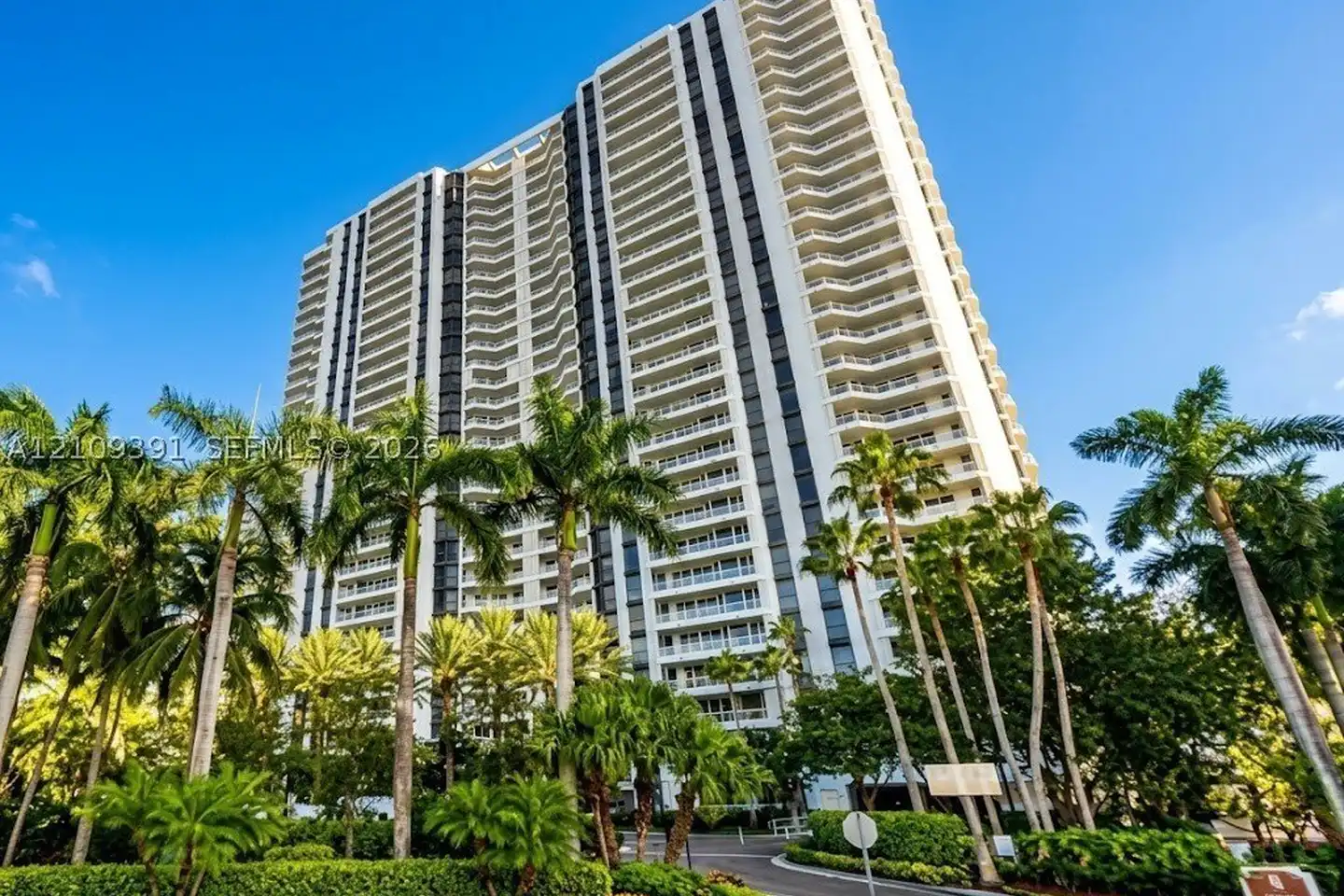 21055 Yacht Club Dr #2708 - Aventura, FL | Rent.