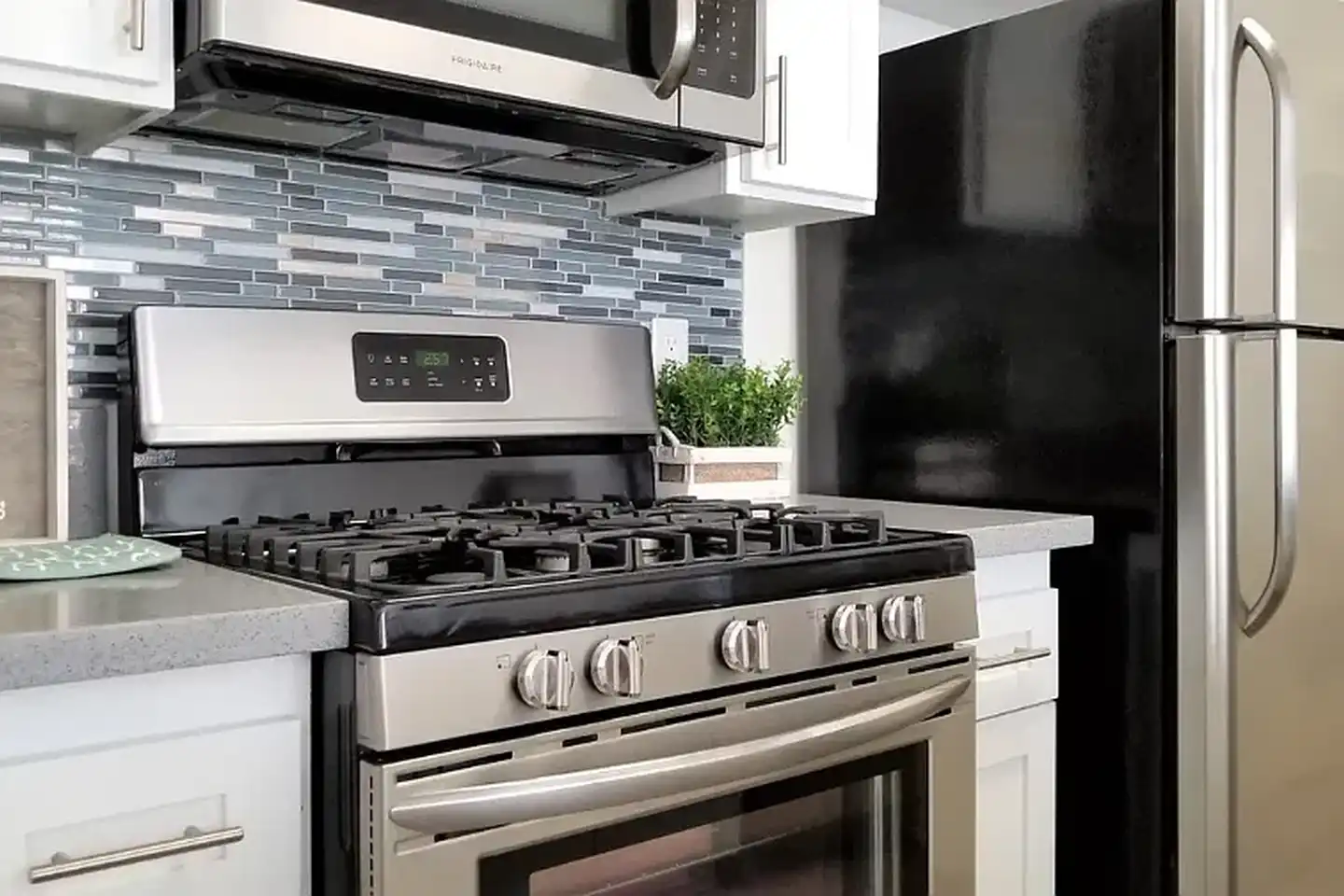 Emerson Townhomes - 8600 Emerson Ave - Los Angeles, CA | Rent.