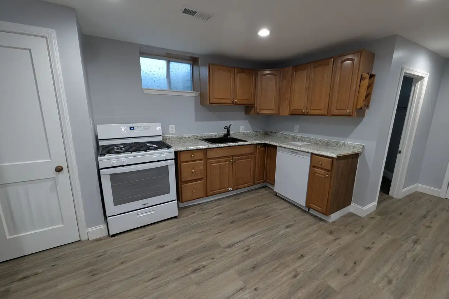 10 N Law St - 10 N Law St unit 10 N. Law St. Apt. 2 (Basement ...
