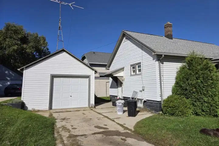 1704 Marshall St - Manitowoc, WI | Rent.