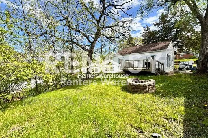 35 Hillside Ave - Des Moines, IA | Rent.