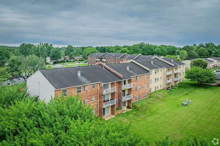 Middlebrooke Apartments - 410 Baldwin Park Dr - Westminster, MD | Rent.
